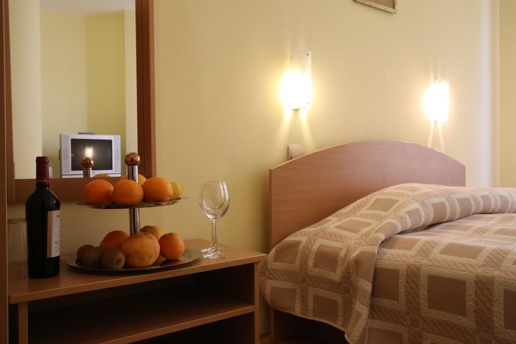 Family Hotel Papi Razlog Room photo